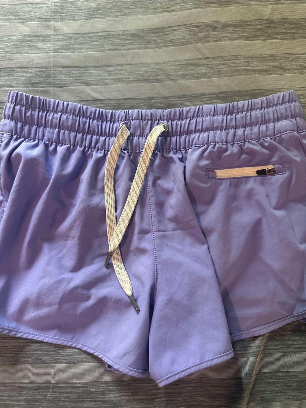 Vuori Women's Clementine Lavender Athletic Shorts with Drawstring Small - Picture 2 of 8